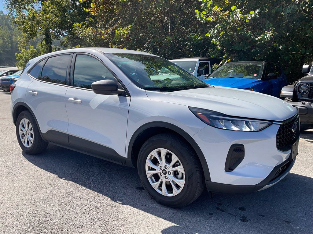 Used 2025 Ford Escape Active AWD/4WD image 7