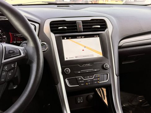 Used 2019 Ford Fusion SE FWD image 29