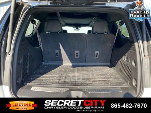 Used 2021 Chevrolet Suburban High Country w/ Premium Package AWD/4WD image 9
