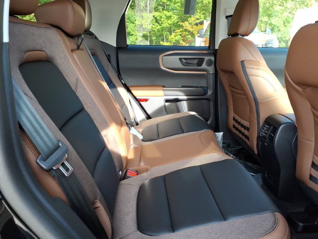 New 2026 Ford Bronco Sport Outer Banks w/ Outer Banks Tech Package+ AWD/4WD image 10
