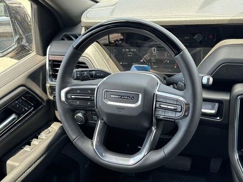 New 2026 GMC Yukon XL Denali w/ Denali Reserve Package AWD/4WD image 8