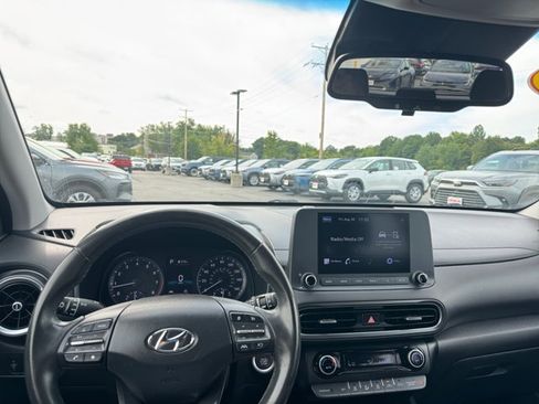 Certified 2022 Hyundai Kona SEL w/ Convenience Package AWD/4WD image 17