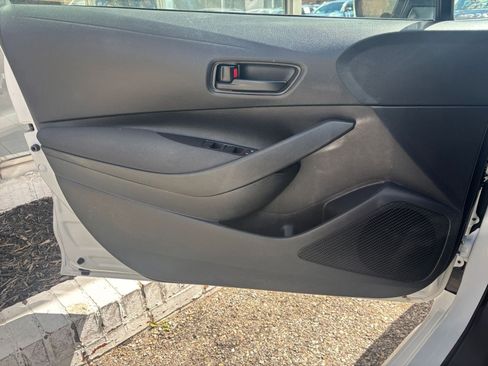 Used 2025 Toyota Corolla LE image 18