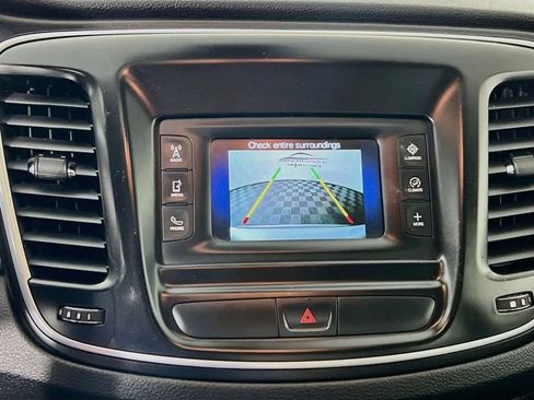 Used 2016 Chrysler 200 Limited FWD image 15