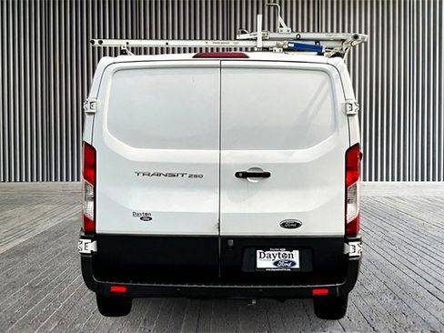 Used 2018 Ford Transit 250 130 Low Roof image 4