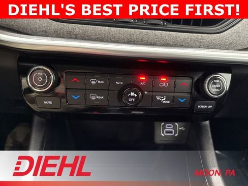 Used 2022 Jeep Compass Latitude w/ Convenience Group AWD/4WD image 31