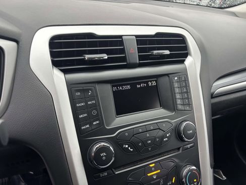 Used 2014 Ford Fusion S image 21