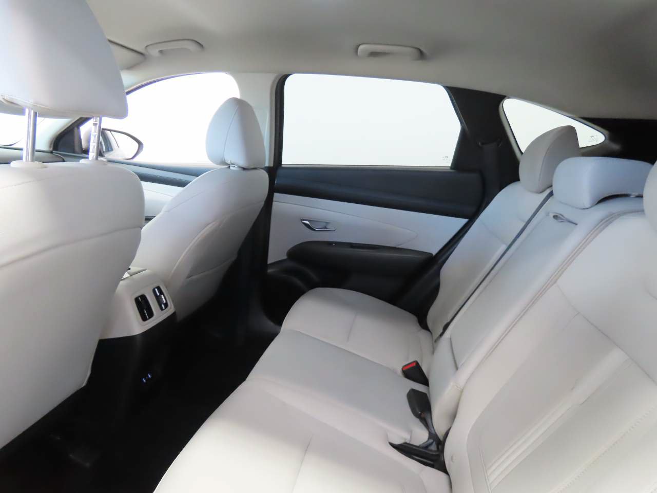 Used 2025 Hyundai Tucson SEL FWD image 16
