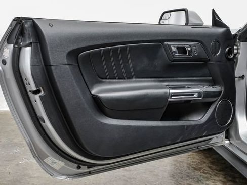 Used 2015 Ford Mustang Premium RWD image 30