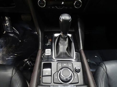 Used 2018 MAZDA MAZDA3 Touring image 22