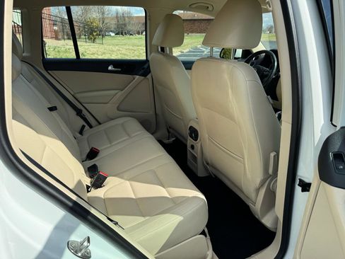 Used 2017 Volkswagen Tiguan S image 26