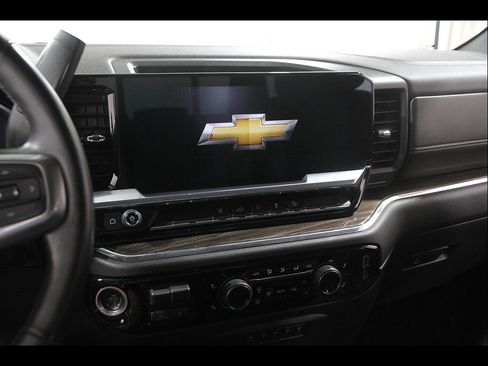 Used 2024 Chevrolet Silverado 2500 LT AWD/4WD image 10