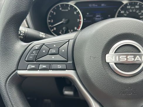 Used 2025 Nissan Altima 2.5 SV FWD image 25