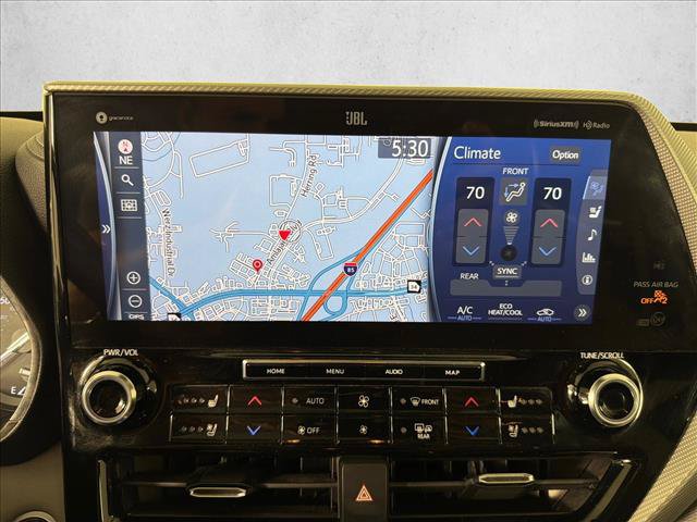 Used 2021 Toyota Highlander Platinum FWD image 3