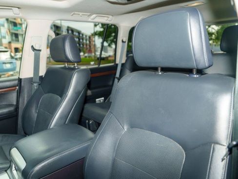 Used 2017 Toyota Land Cruiser image 12