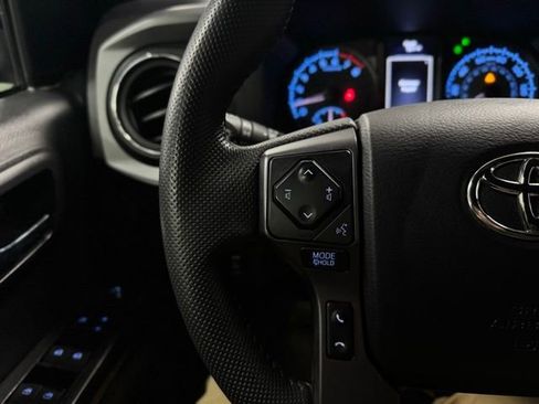 Used 2022 Toyota Tacoma TRD Sport image 21
