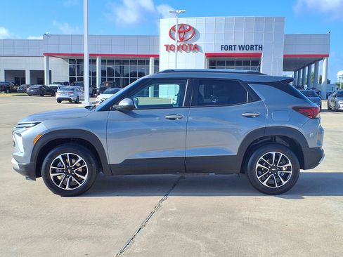 Used 2025 Chevrolet TrailBlazer LT AWD/4WD image 6