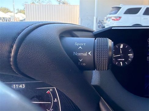 Used 2019 Lexus ES 300h image 29