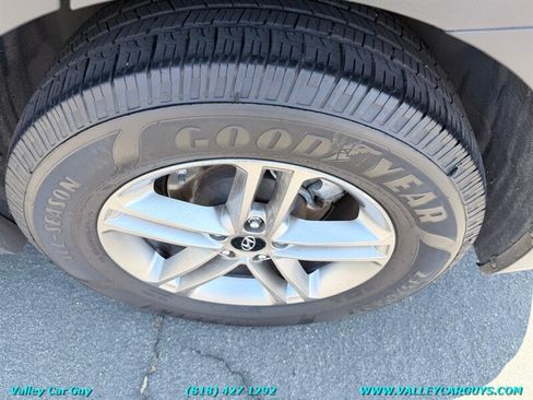 Used 2018 Hyundai Santa Fe Sport FWD image 22
