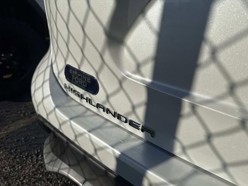 Used 2024 Toyota Highlander XSE image 5