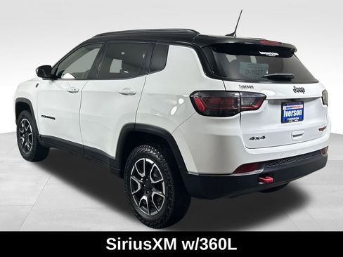 Used 2024 Jeep Compass Trailhawk w/ Trailhawk Elite Group AWD/4WD image 9