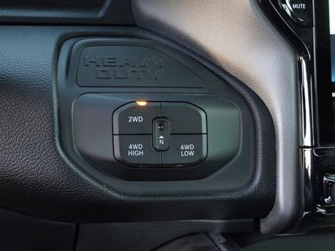 New 2026 RAM 2500 Laramie AWD/4WD image 24