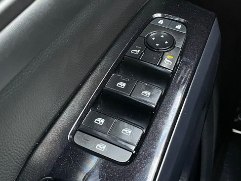 Used 2022 Nissan Pathfinder SV AWD/4WD image 12