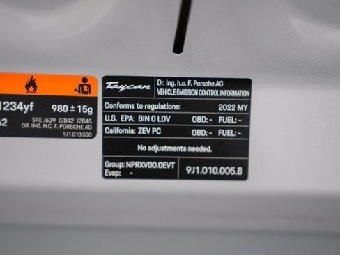 Used 2022 Porsche Taycan Turbo S image 31