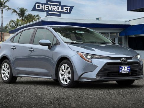 Used 2025 Toyota Corolla LE FWD image 31