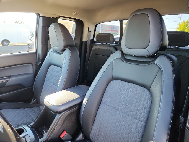 Used 2017 Chevrolet Colorado Z71 AWD/4WD image 22