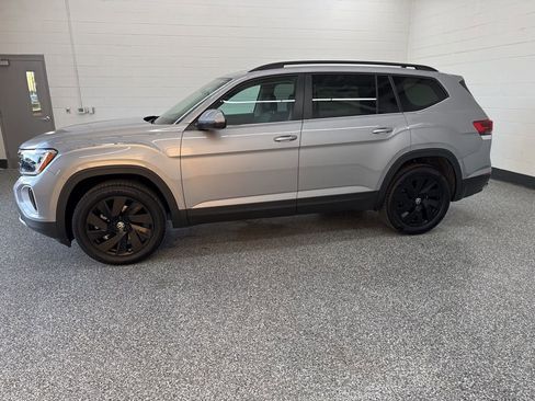 New 2026 Volkswagen Atlas SE AWD/4WD image 2