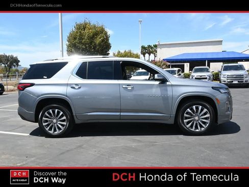 Used 2023 Chevrolet Traverse Premier w/ LPO, Floor Liner Package FWD image 5