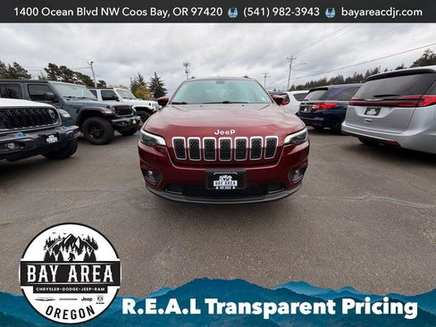 Used 2019 Jeep Cherokee Latitude w/ Popular Appearance Group AWD/4WD image 2