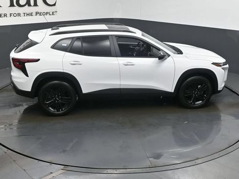 Used 2026 Chevrolet Trax ACTIV w/ Sunroof Package FWD image 17