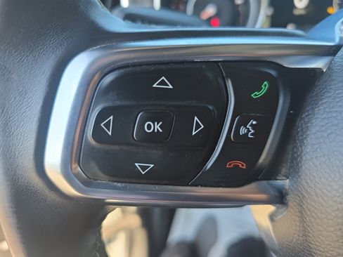 Used 2018 Jeep Wrangler Unlimited Sahara w/ Quick Order Package 24M Moab AWD/4WD image 15