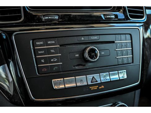 Used 2019 Mercedes-Benz GLE 400 4MATIC image 23