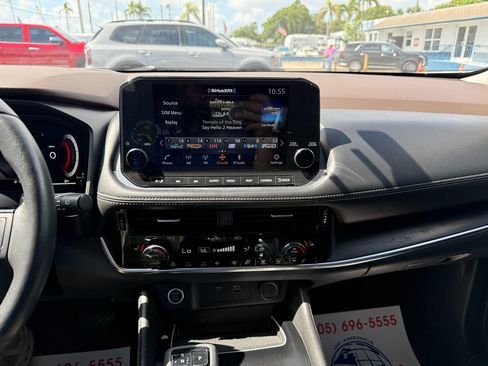 Used 2021 Nissan Rogue Platinum AWD/4WD image 19