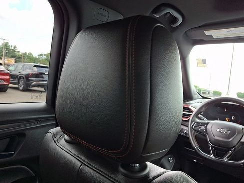 Used 2025 Chevrolet TrailBlazer RS w/ Convenience Package AWD/4WD image 14