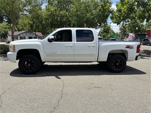 Used 2009 Chevrolet Silverado 1500 LT w/ Power Pack Plus AWD/4WD image 2