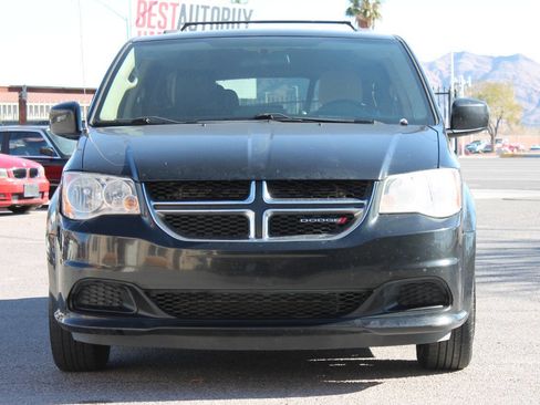 Used 2016 Dodge Grand Caravan SXT FWD image 3