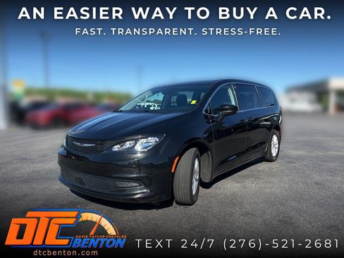 Used 2023 Chrysler Voyager LX FWD image 7
