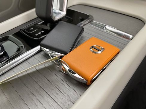 New 2024 Volvo XC60 T8 Plus w/ Protection Package Premier image 44