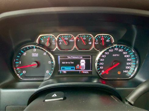 Used 2018 Chevrolet Silverado 1500 High Country image 34