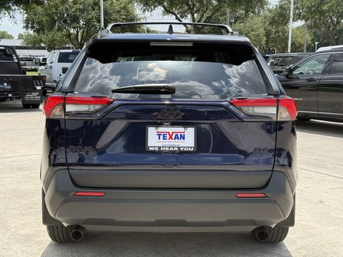 Used 2025 Toyota RAV4 XLE w/ Convenience Package FWD image 6