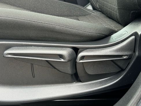 Used 2023 Honda HR-V LX image 19