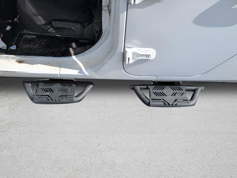 Used 2022 Jeep Gladiator Sport AWD/4WD image 18