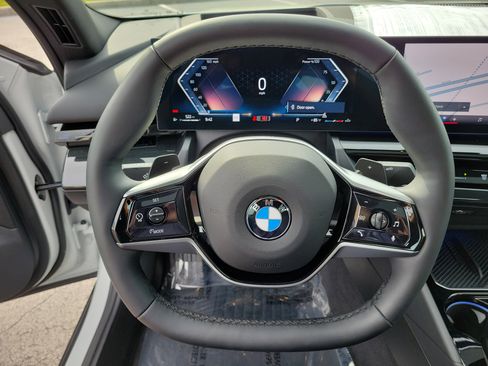 Used 2026 BMW 530i w/ Premium Package RWD image 27