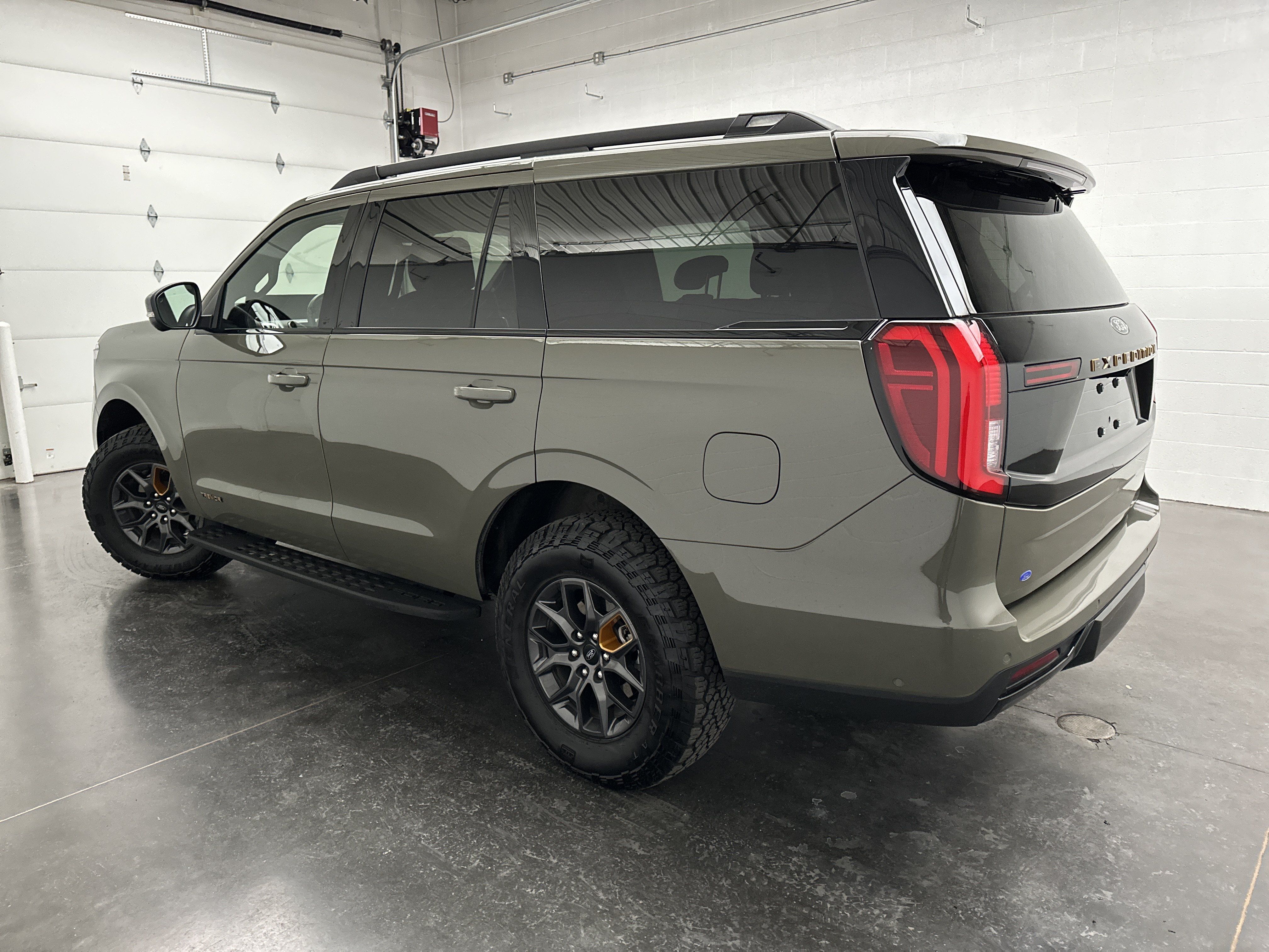 Used 2025 Ford Expedition Tremor AWD/4WD image 7