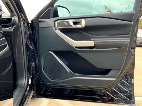 Used 2024 Ford Explorer XLT RWD image 23