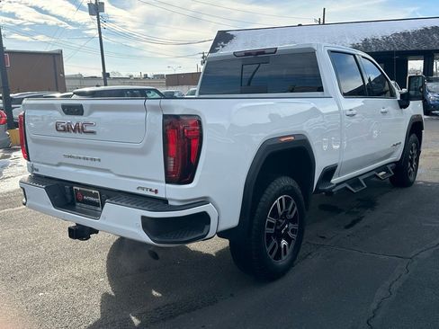 Used 2022 GMC Sierra 2500 AT4 w/ AT4 Preferred Package image 4